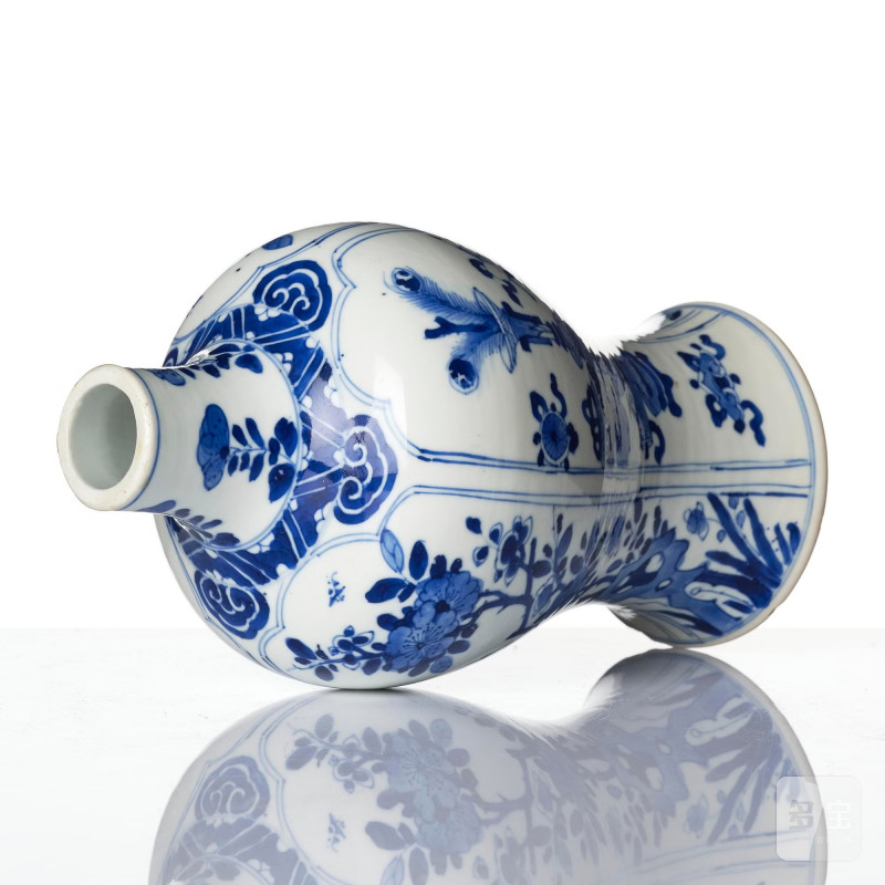 A blue and white 'antiques' vase, - 图5